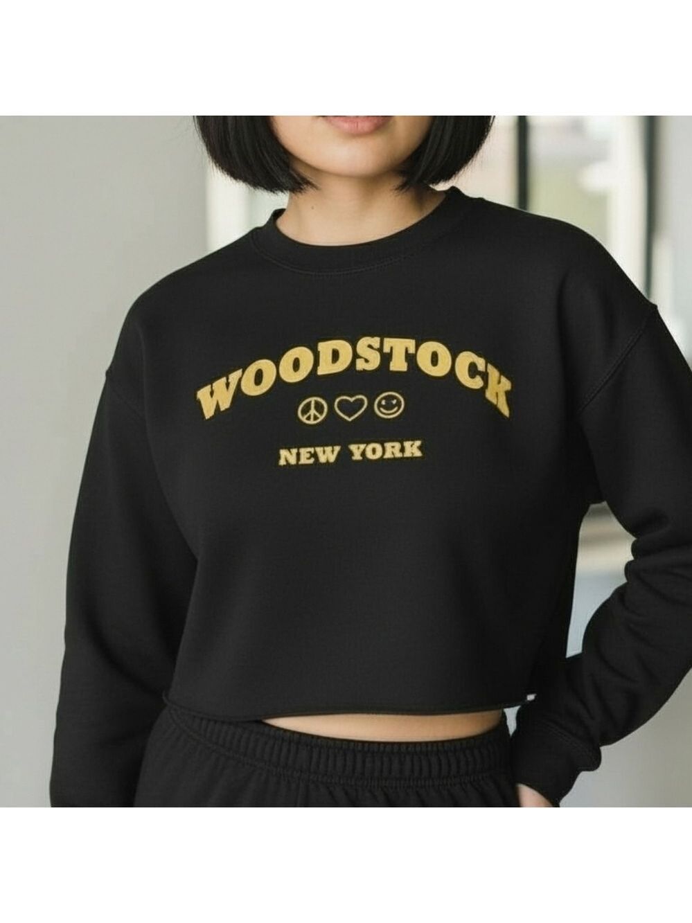 One Clothing Los Angeles Woodstock Cropped Sweatshirt Small